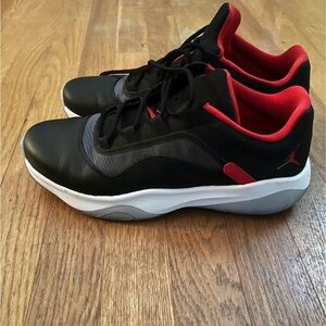 Nike Jordan 11 CMFT low-mens size 8